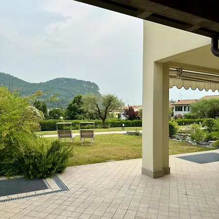 Ca Leo In Garda, Relax & Pool شقة *