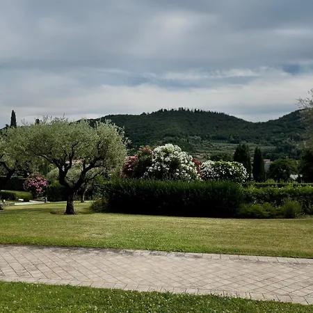 شقة Ca Leo In Garda, Relax & Pool *